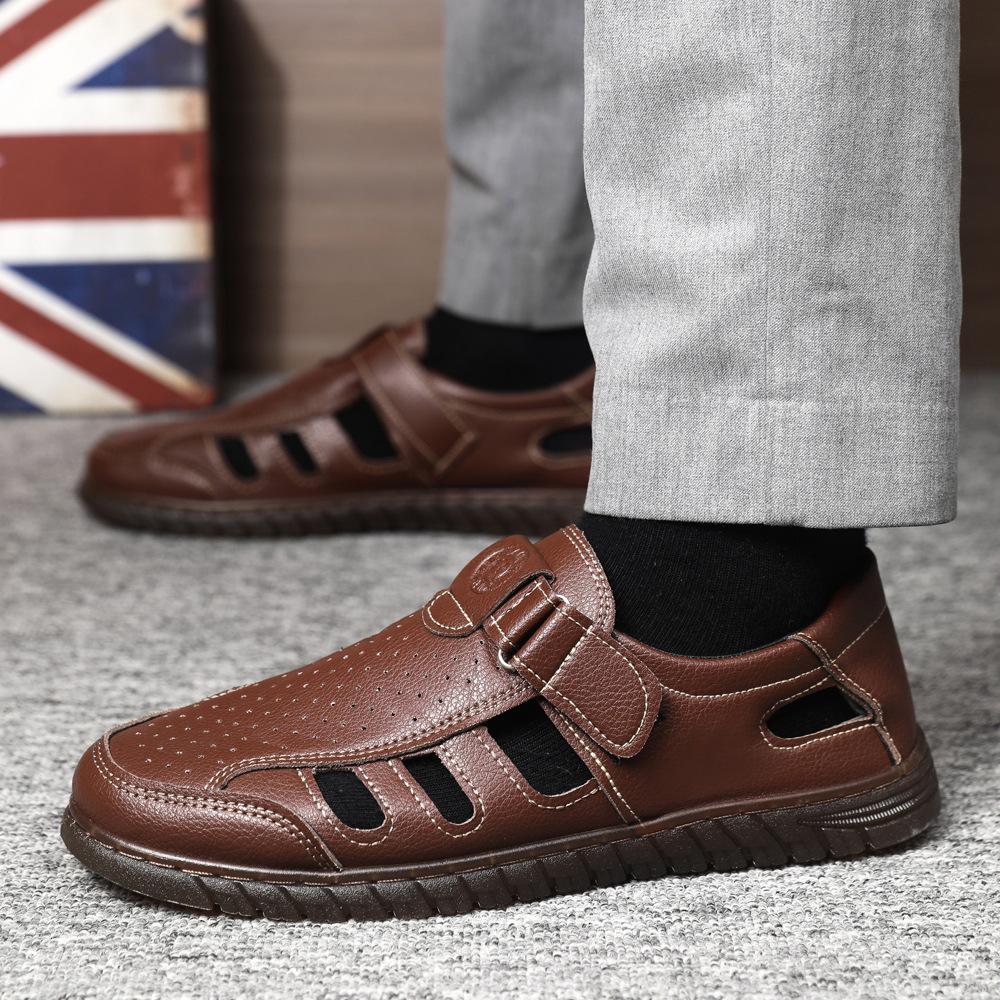 Sandals men's summer breathable and lightweight leather surface beach shoes simple and comfortable and casual