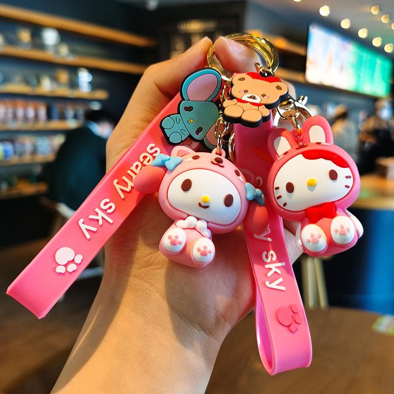 Wholesale of Sanrio Cartoon Keychains: New Cute Cartoon Keyrings and Keychains Featuring Cinnamon and Kuromi Y2k Fashion Toys