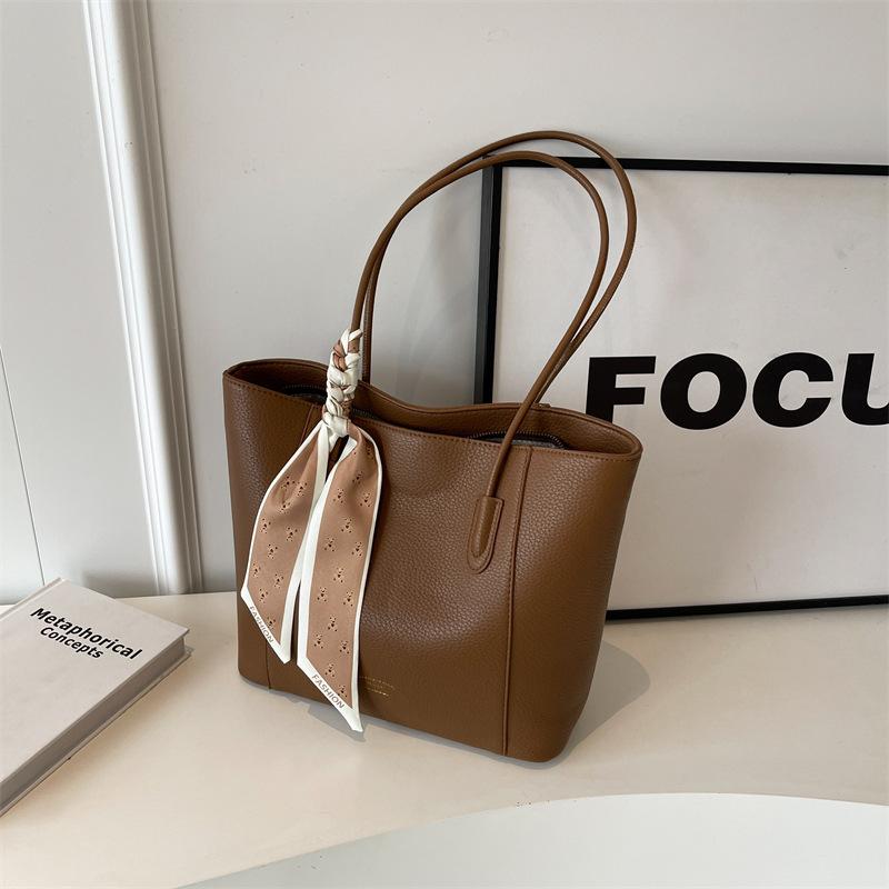 Large Capacity Tote Bag for Women, Fashionable Shoulder Handbag, Casual Work Commute Bag, 2025 New Style