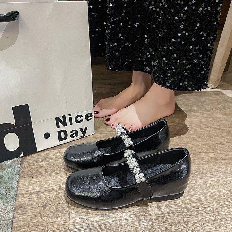 

[Youshilai] Silver single shoes women s 2025 autumn new French one-word Mary Jane shoes with rhinestones 35