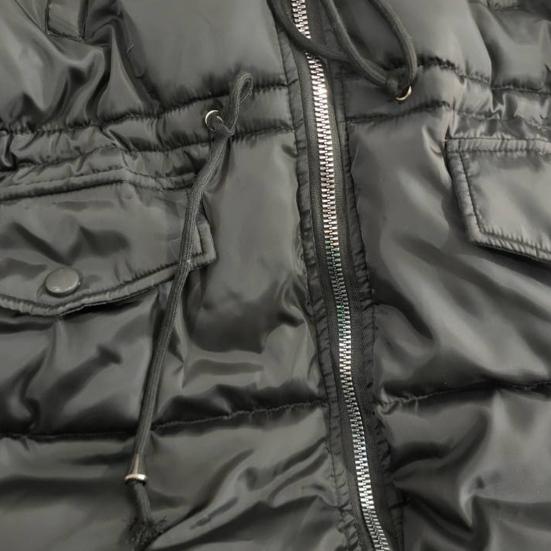 Dámská zimní bunda s chlupatou kapucí Zesílený vycpaný péřový kabát Stahovací šňůrka v pase Zip Zapínání ve střední délce větruodolný Bavlněný kabát do chladného počasí