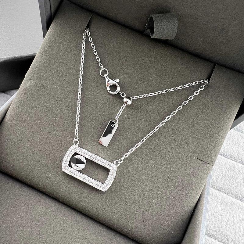 Elegant Women's Large Diamond Pendant Necklace: Light Luxury, Versatile, High-End Fashion.
