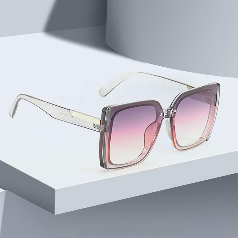 Fashionable Vibrant Square Shaped Sunglasses For Women Gradient Multi-Color Lenses Lightweight Durable Design For Women Glasses