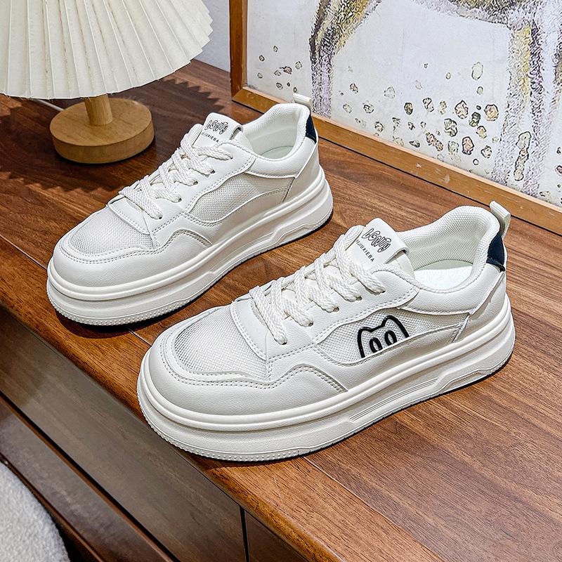 

Летний тренд простые и красивые сетчатые маленькие белые туфли 2025 года, новые легкие, увеличивающие рост, повседневные, универсальные, спортивные туфли для женщин 35 чёрный