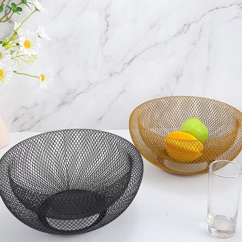 Moderner minimalistischer Fruchtkorb aus Eisengeflecht