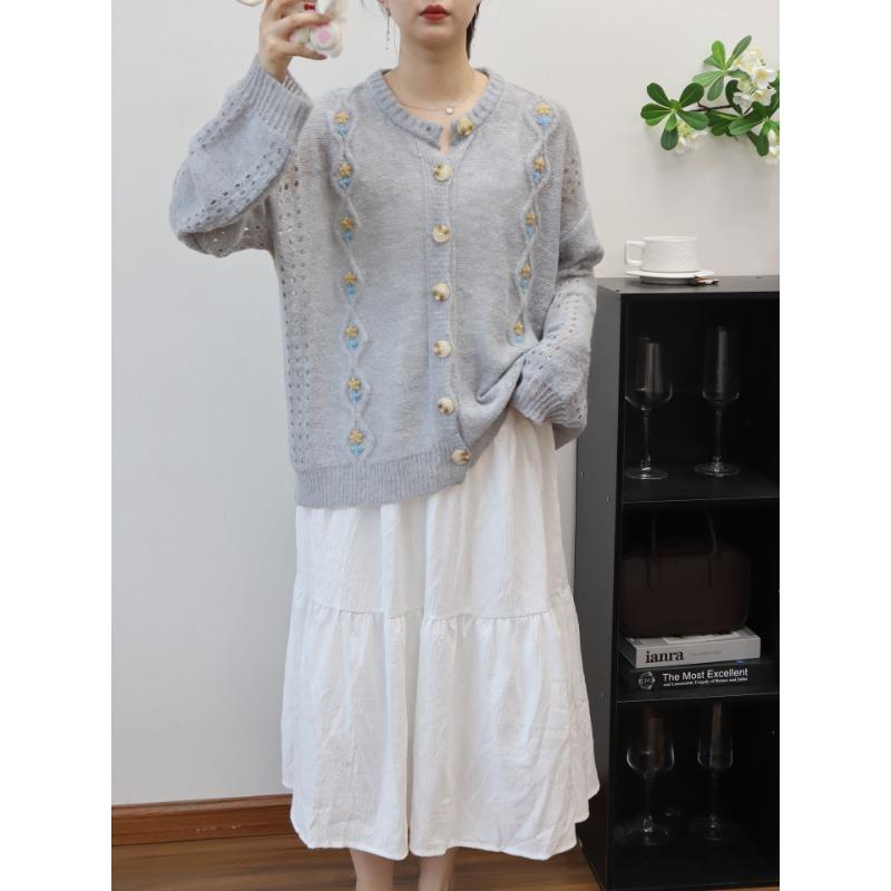 Early autumn new thin hollow embroidered knitted cardigan soft waxy loose gentle wind long sleeve sweater jacket women