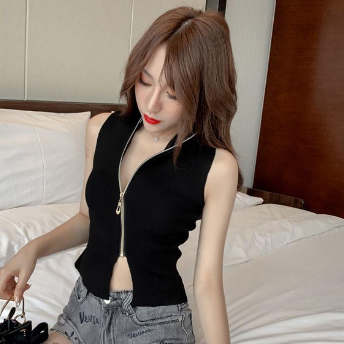 

Летняя мода, индивидуальный стиль, безрукавка, косая молния сбоку, облегающий крой и универсальный жилет L чёрный