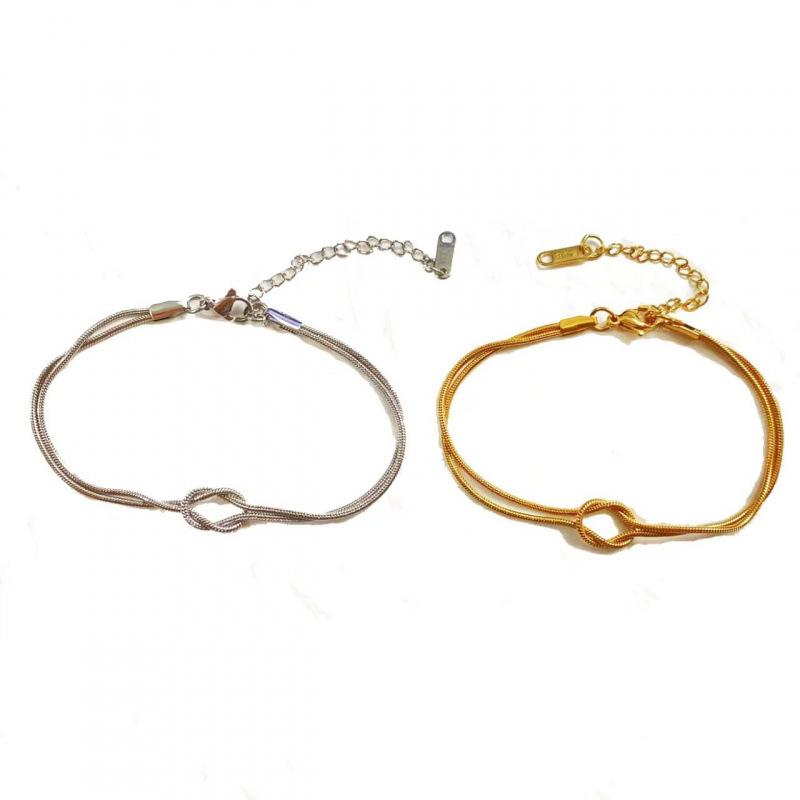 Along Island There Is A Simple Double-layer Knotted Snake Bone Chain That Both Luxurious Versatile Couples. It Comes With Plain Bracelet