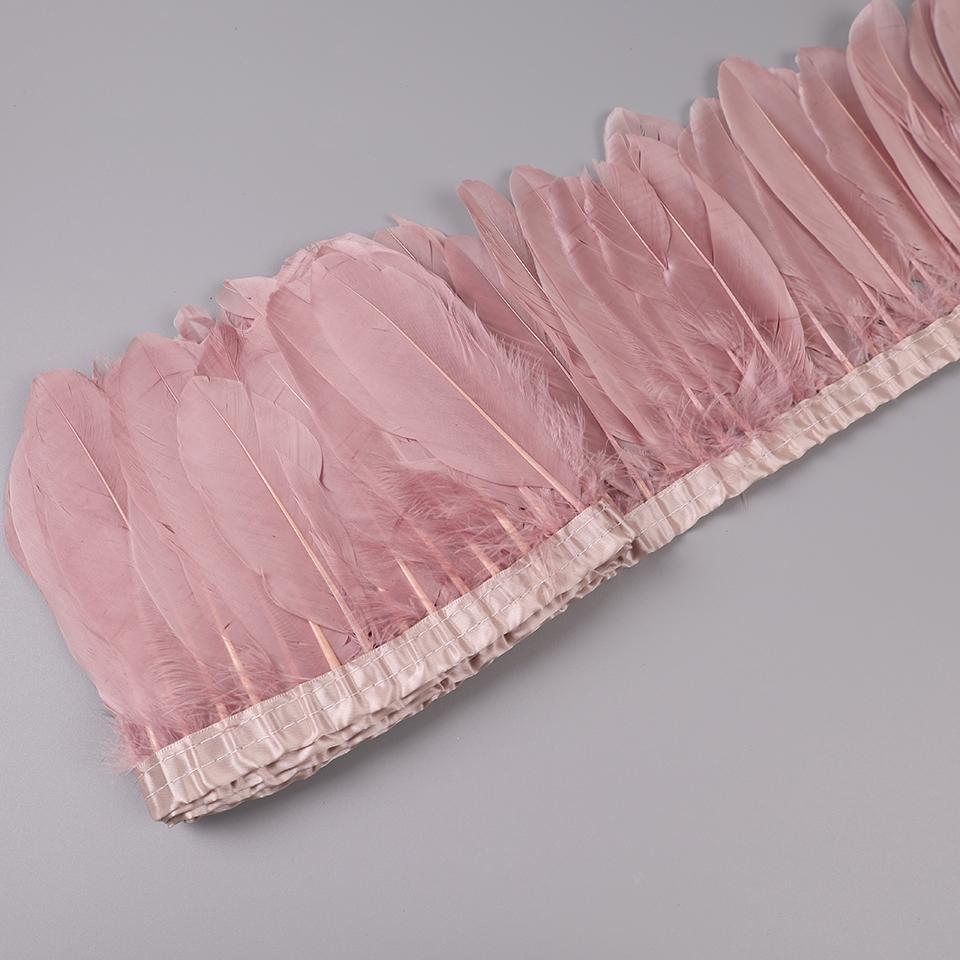 Dekoracyjne pióra gęsie na taśmie do robótek ręcznych, dekoracji karnawałowych, frędzle do ubrań, sukienek, szycia, sztuki i rzemiosła