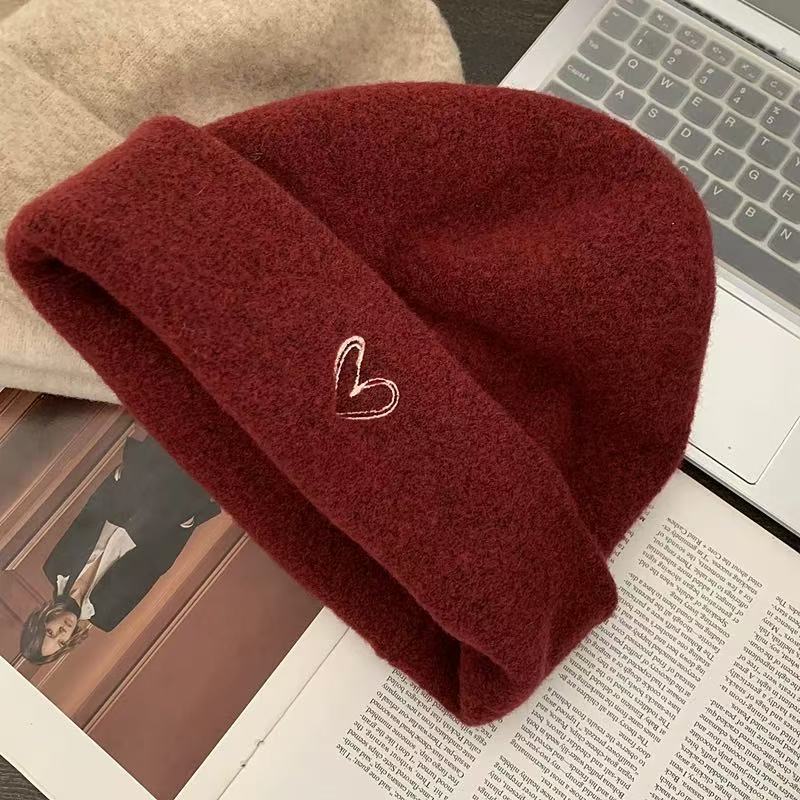 Autumn and winter hats women's cold hats big head circumference versatile knitted thin crimped outdoor stacking hats women's winter