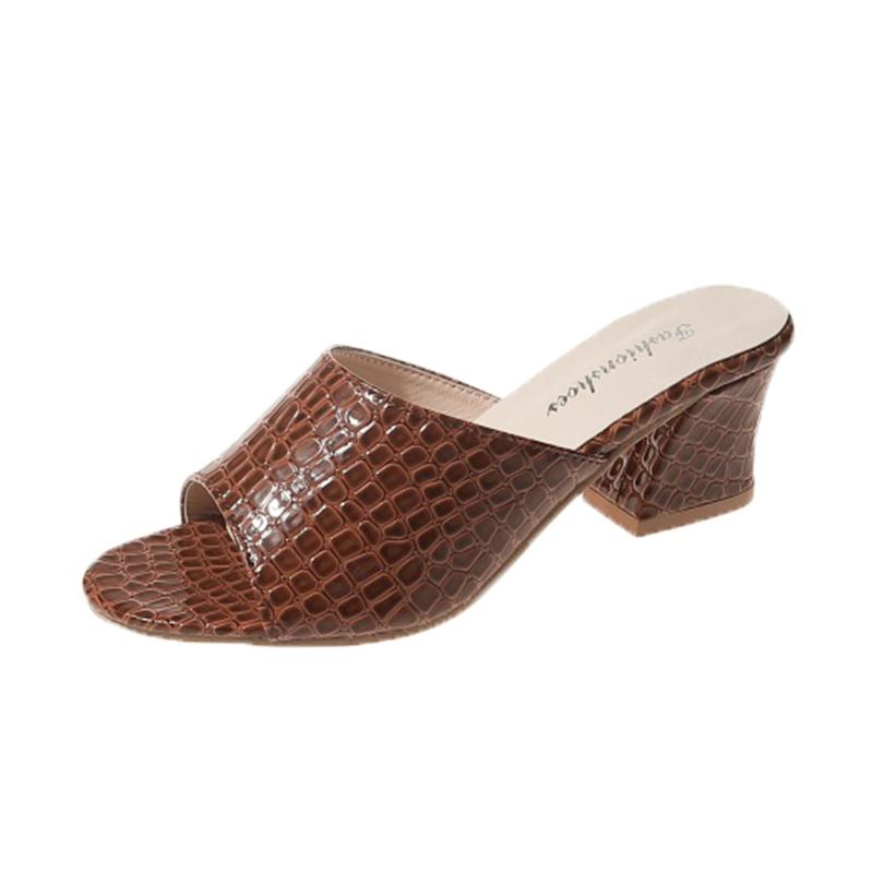 

Модные хиты продаж, новые женские сандалии с круглым носком и средним каблуком для женщин, туфли без застежек с открытым носком, повседневные туфли с открытой пяткой на мелкой подошве 43 коричневый