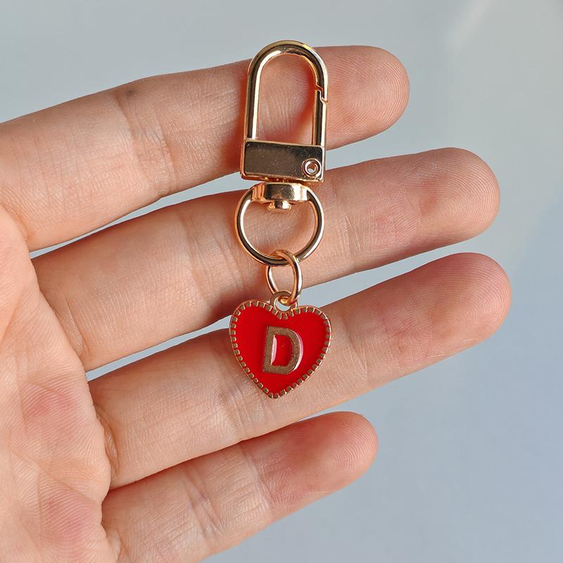 1PC Lobster Buckle Gift Metal Party 26 English Letters Keychain Marker Heart Shaped Red Love Keychain Design DIY Creativity