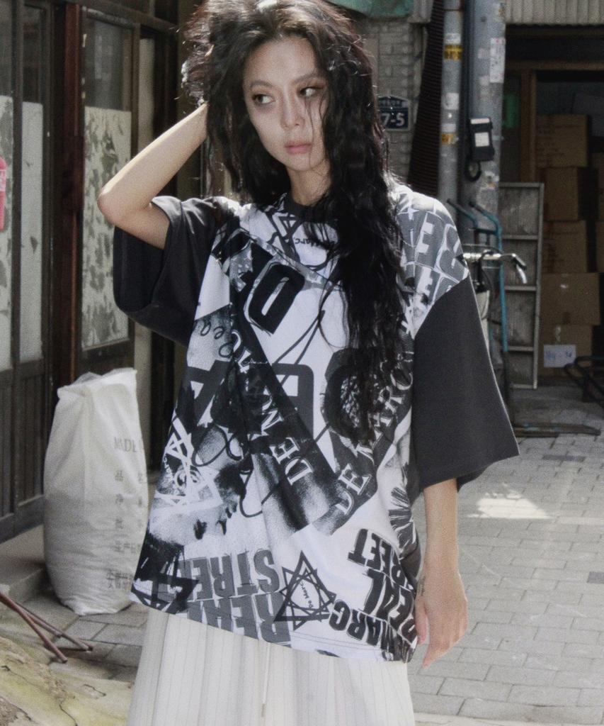 Deumakeu Street Collage Oversized T-Shirts