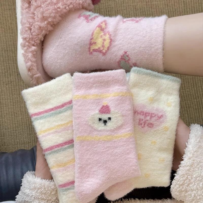 Yuzhaolin Women s Thick Coral Fleece Warm Mid-Calf Socks (4 Pairs) One Size