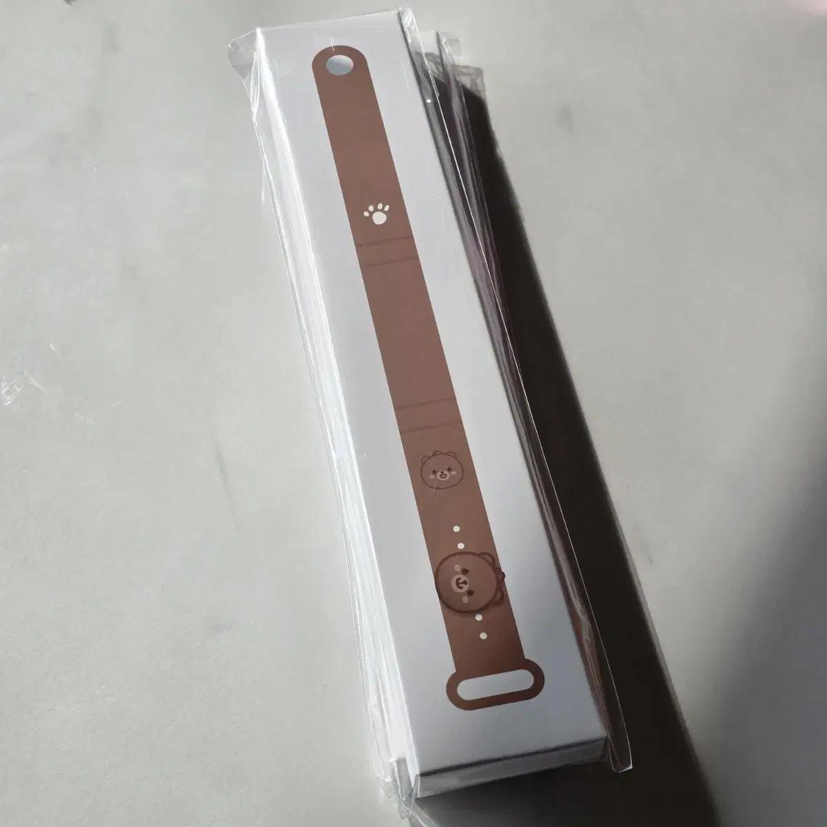 

Day6 Petitemles Watchstrap