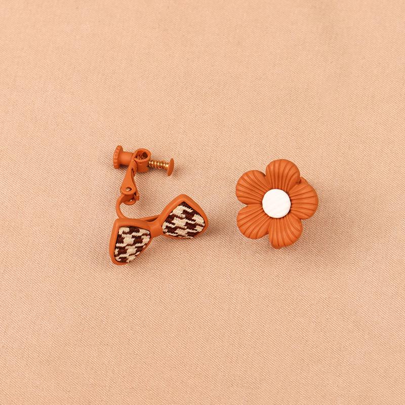 

Асимметричные серьги-пусеты из серебра 925 пробы в виде банта и цветка - Женские ретро простые пусеты для осени/зимы