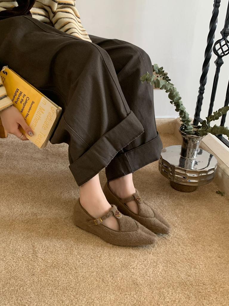 French one-word buckle with Mary Jane shoes shallow mouth splicing retro camellia commuting height increase single shoes women's commuting style