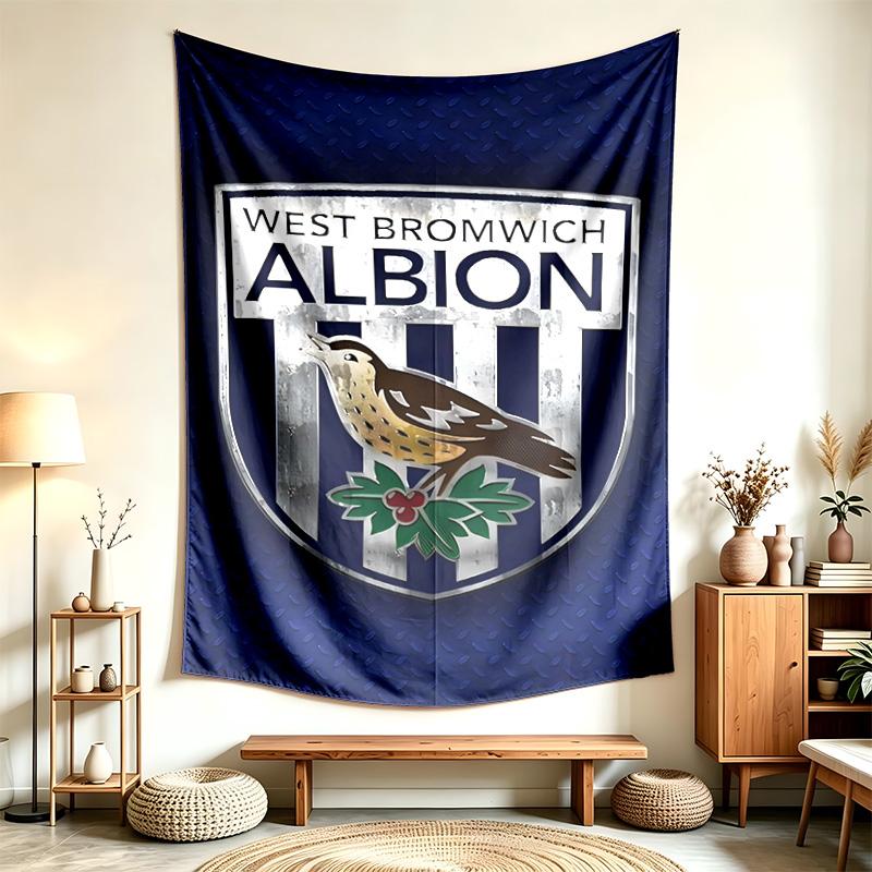 West Bromwich Albion FC (5) Tapisserie Adaptée Pour Décorer Les Maisons Les Dortoirs Et Les Chambres Douce Au Toucher Et Un Cadeau Parfait Pour Les Amis Et La Famille