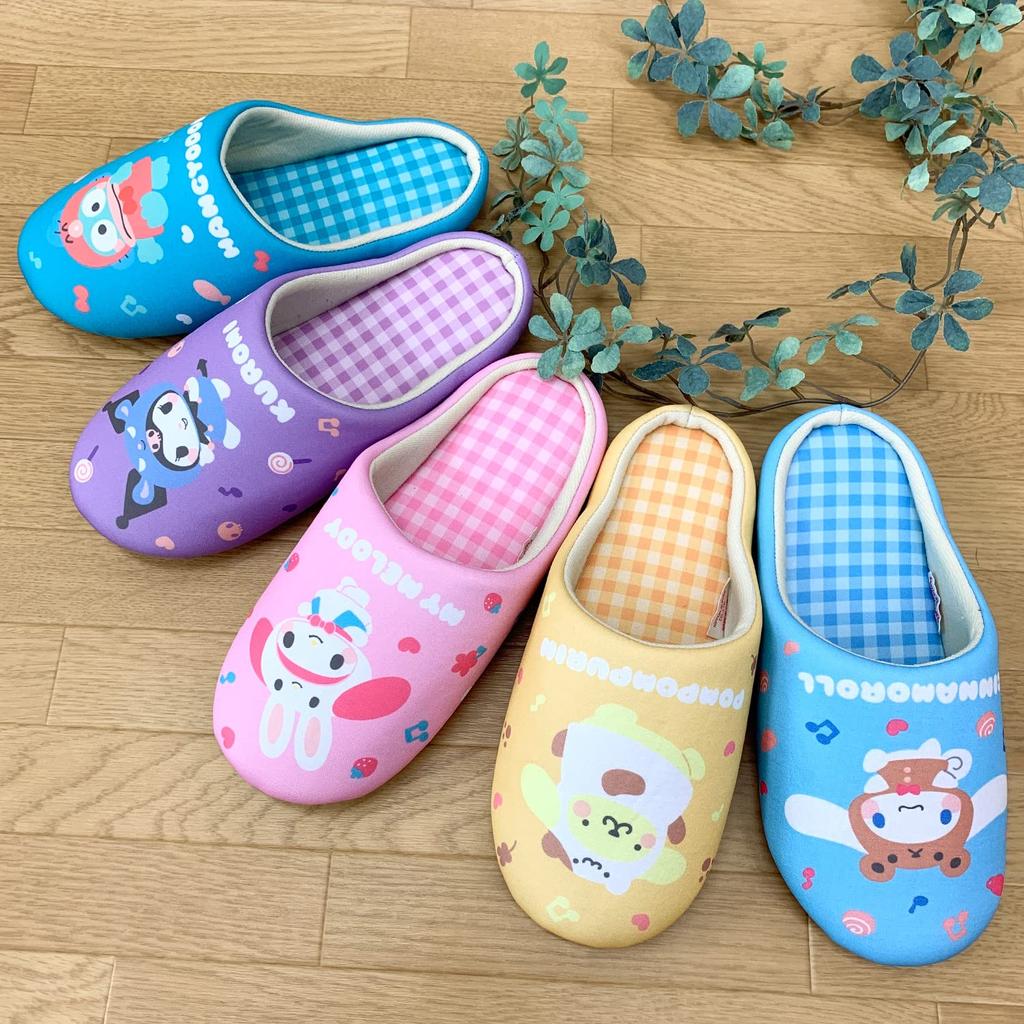 Sanrio Pompompurin a Velikosti pro snadnou chůzi Ideální pro vnitřní použití nebo jako přezůvky pro hosty Roztomilé, Pohodlné, v. Stylové, Žluté, 22cm-24cm (260422).