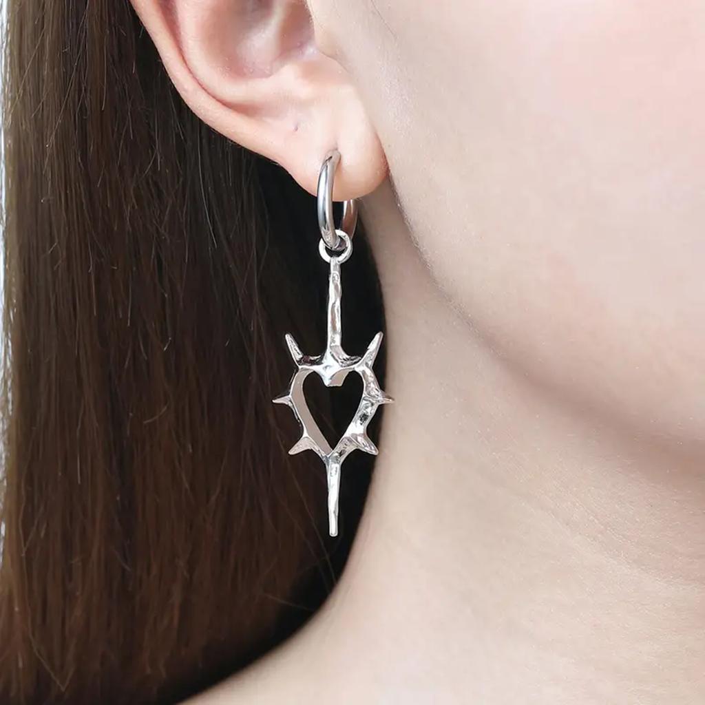 Vintage náušnice Spike Heart Minimalistický styl Trnité náušnice Dokonalý šperk do uší pro ženy i muže na denní nošení