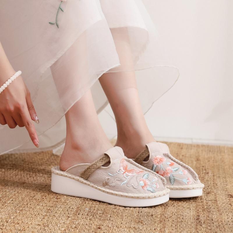 Fashionable Ethnic Style Embroidered Cloth Shoes Hanfu Shoes