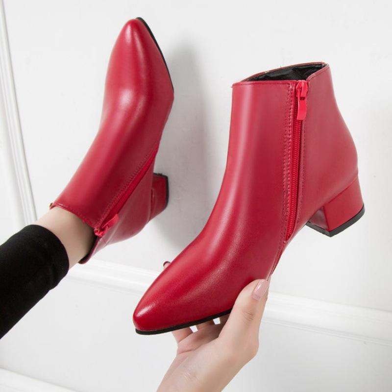 Autumn and winter new Martin boots medium thick heel short boots zipper matte surface short boots pointed single boots