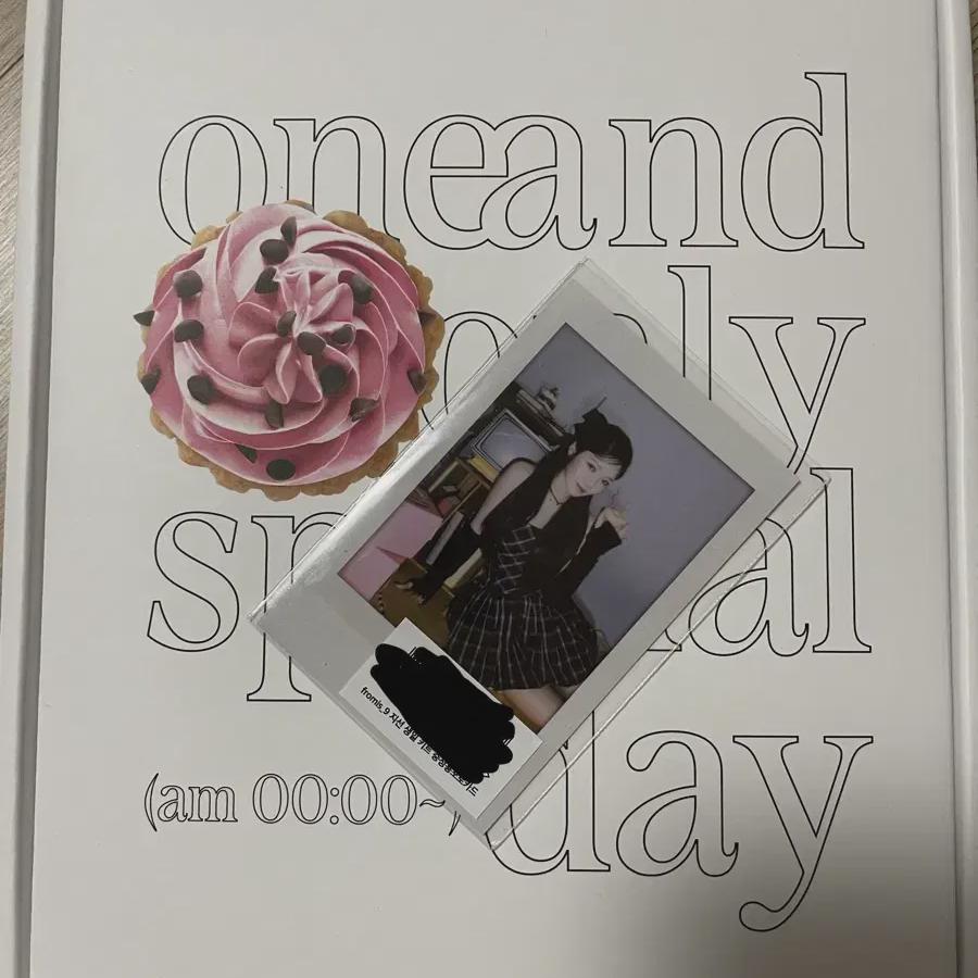 

Коробка на день рождения Джисон из Fromis9