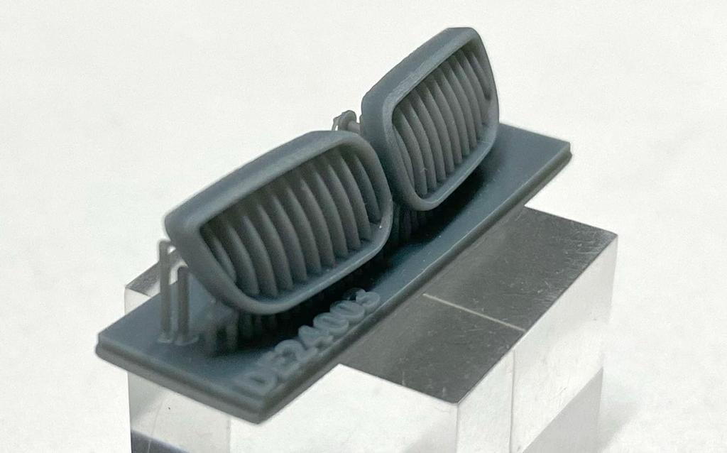 PLATZ/NUNU 1/24 Scale BMW 320i E46 DTCC 2001 Winner Plastic Model Kit with 3D Printed Grille Parts (PN24007HE)