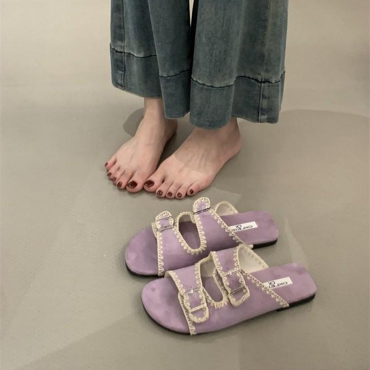 Dam 2025 nya sommar koreansk version bältesspänne strand öppen tå platt botten en-ords svala tofflor med mjuk botten