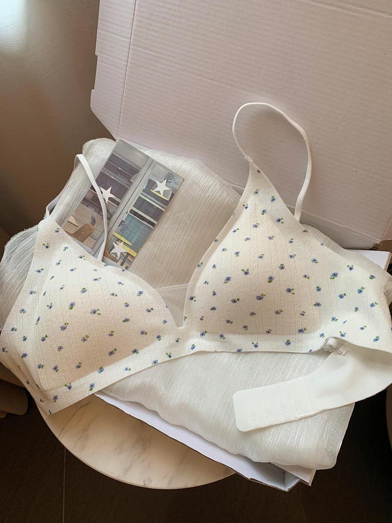 Sweet & Breathable Wire-Free Triangle Bra: Seamless, Thin Strap, Uplifting & Anti-Sagging Comfort for Women