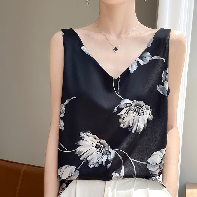 High-Quality Chinese-Style Satin V-Neck Camisole: Women's Sleeveless Summer Top