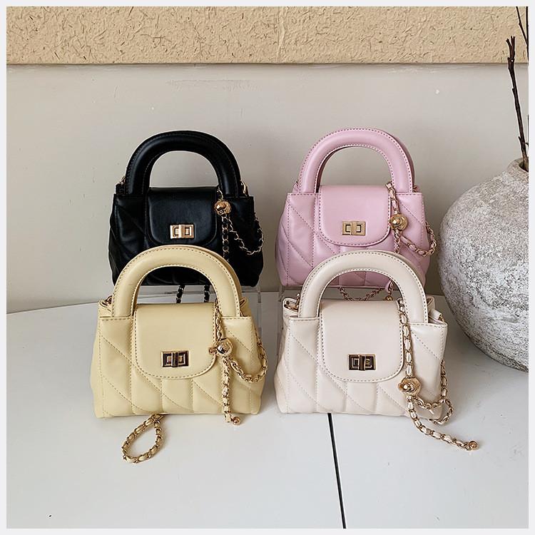 IELGY Diamond Chain Messenger Bag Summer Fashion Commuter Shoulder Handbag