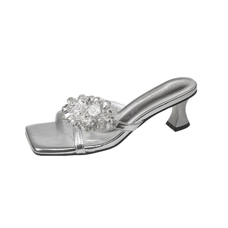 

Сандалии со стразами с квадратным носком, женские, новые летние, с юбкой, ремешок на одно слово, высокие каблуки, толстый каблук, сандалии высокого класса 40 серебряный