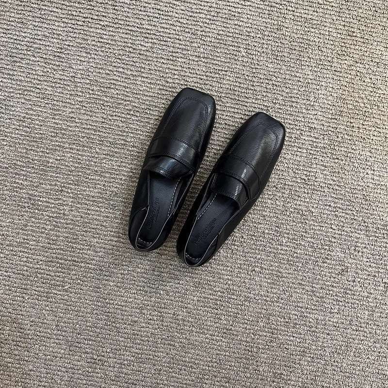 Square Head Beanie Shoes Women's French Retro Gentle Flat-bottomed Casual Single Shoes Soft Leather Soft Sole One Pedal Loafer Small Leather Shoes