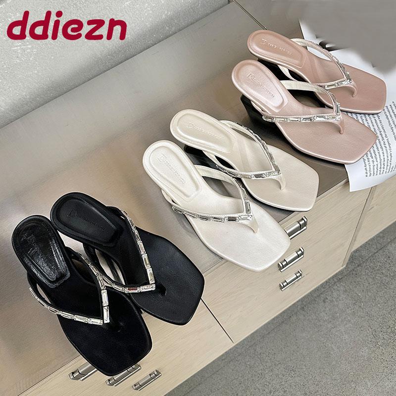 Mode Damen Pantoletten Damen Keilabsatz Hausschuhe Schuhe Sandalen Luxus Mode Strass Keilabsatz Hausschuhe Schuhe für Frauen Flip Flops