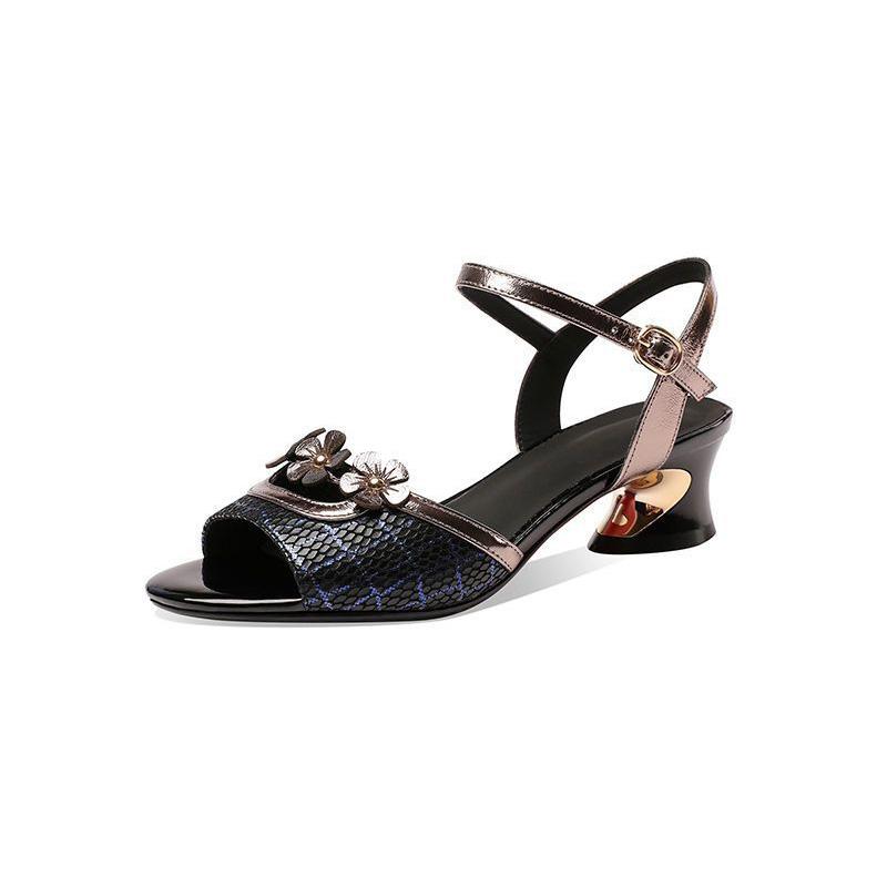 Damesandaler Sommer 2024 Luksuriøse Elegante Kunstlær Fritidssko Barfot Utendørs Kilehæl Sko med Åpen Tå For Kvinner