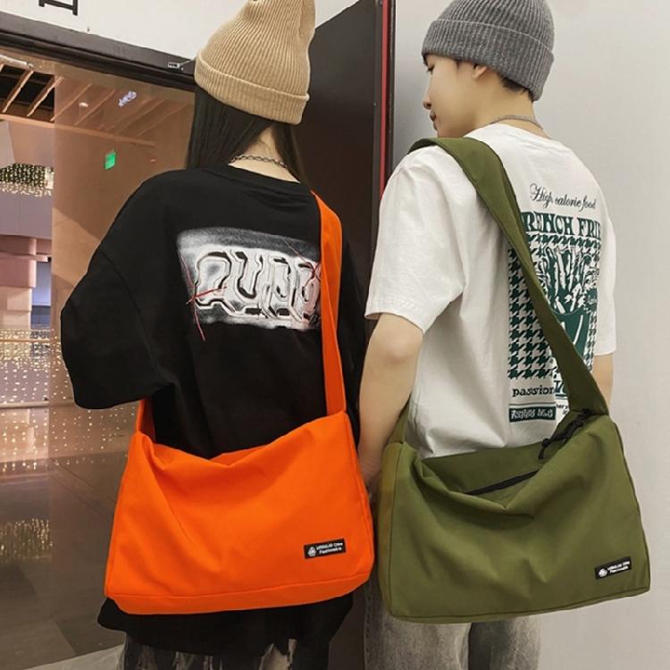 Fashionable Unisex Shoulder Bag with Ample Storage Space Casual Crossbody Bags