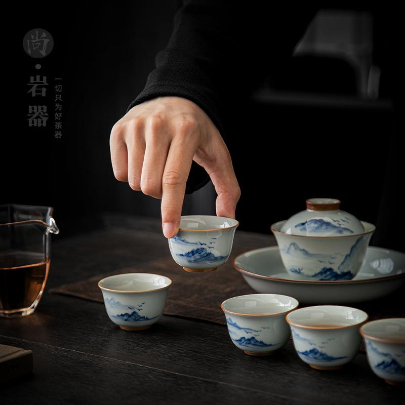 Blue and white teacup single cup ceramic hand-painted landscape personal special teacup high-end light luxury small tea drinking cup