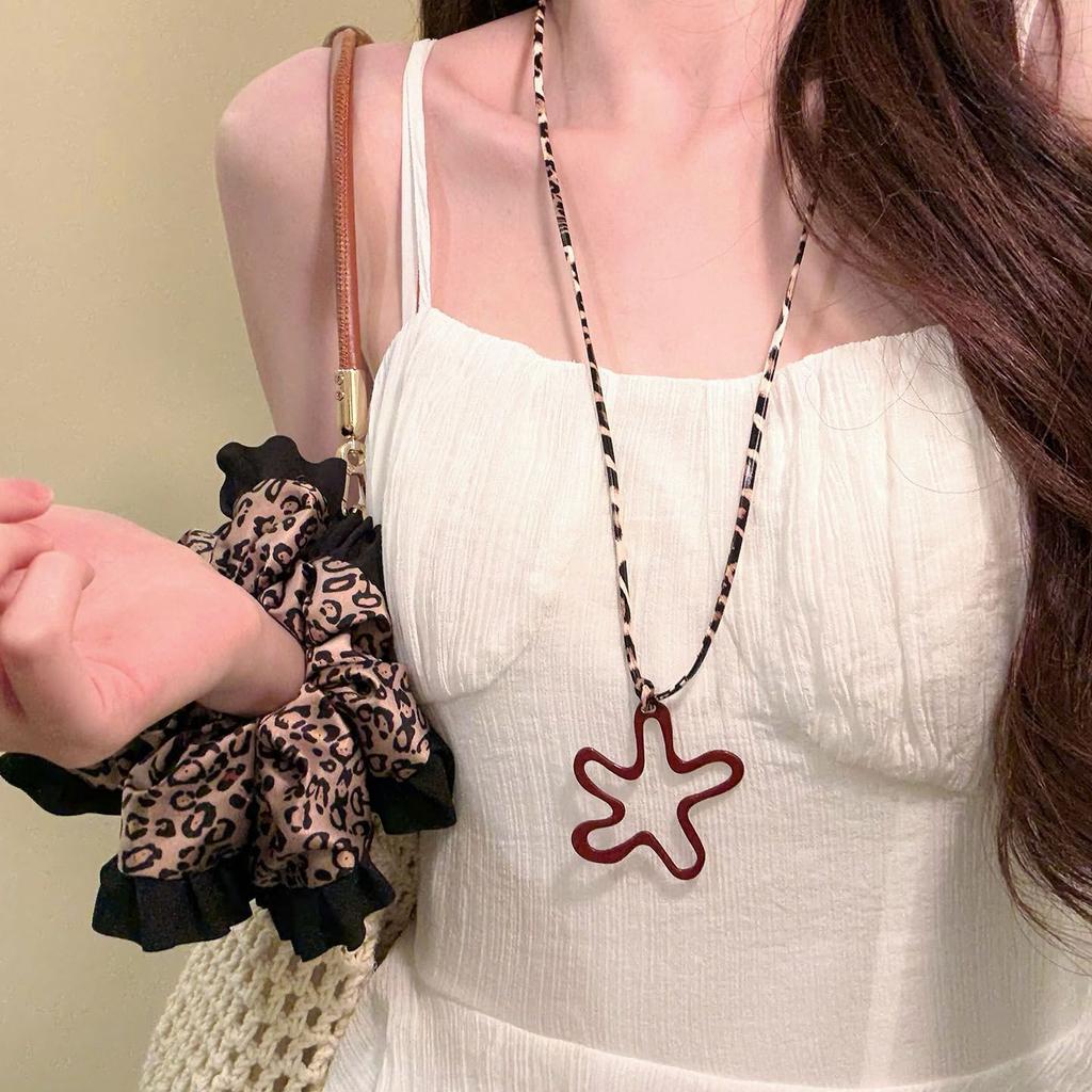 Personalized Design Hollow Starfish Necklace Leopard Print Long Sweater Chain New Fashion Wear Accessories Neck Chain