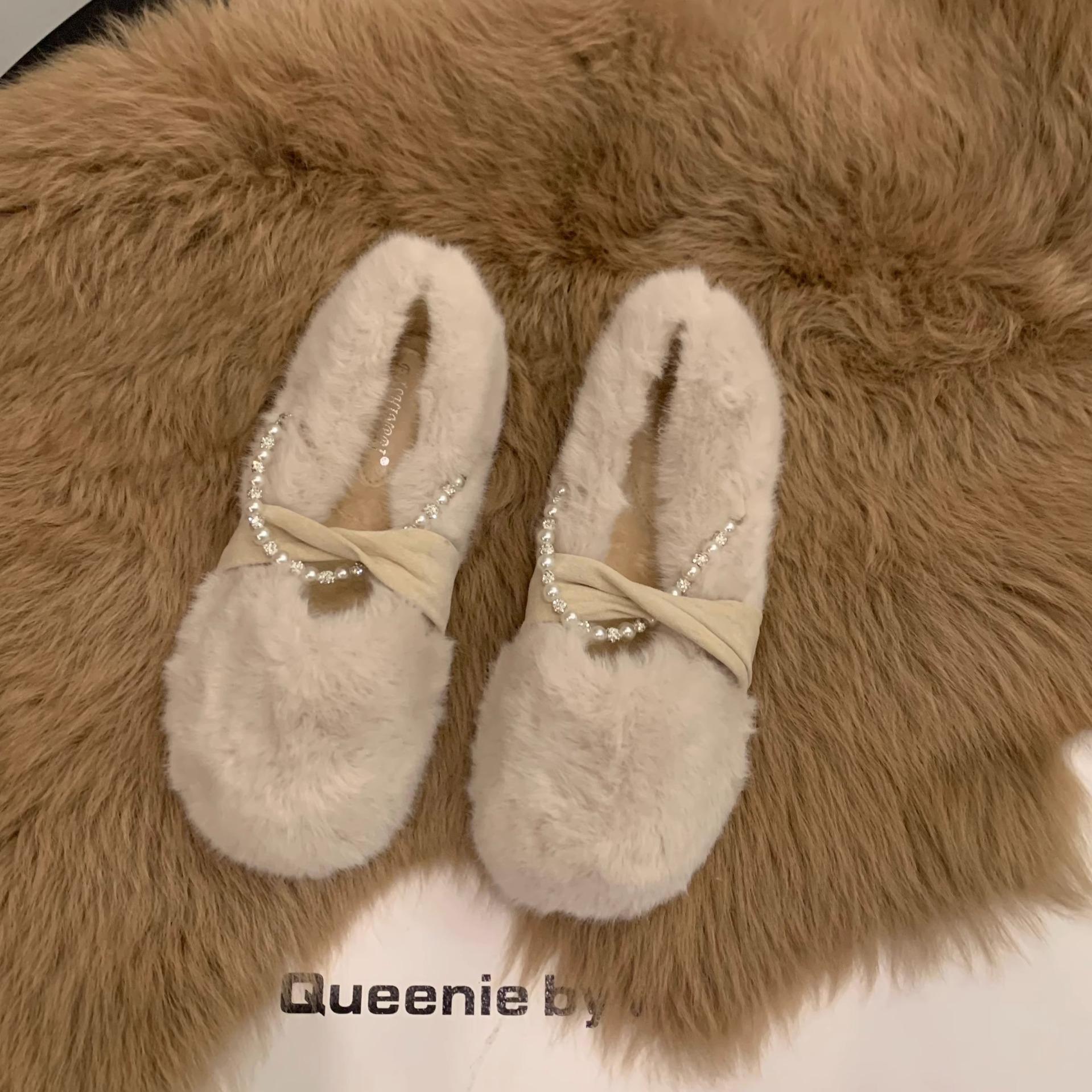 

Женская модная теплая нескользящая хлопковая бархатная обувь с жемчугом 40 бежевый