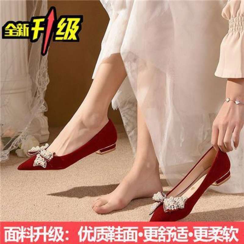 Red wedding shoes women's flat 2025 new bridal shoes are not tired, pregnant women can wear Chinese-style Xiuhe wedding shoes