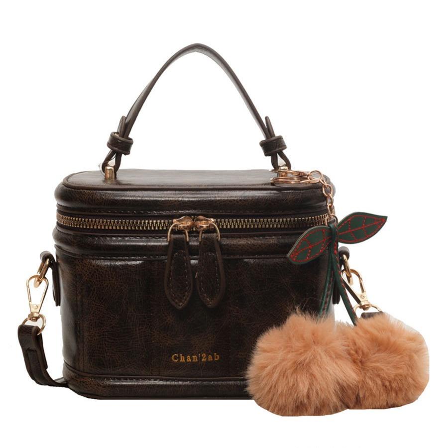 This Year, Popular Small Bags Are Women's Autumn and Winter Versatile 2025 New Fashionable Retro Shoulder Messenger Bag Portable Bucket Bag