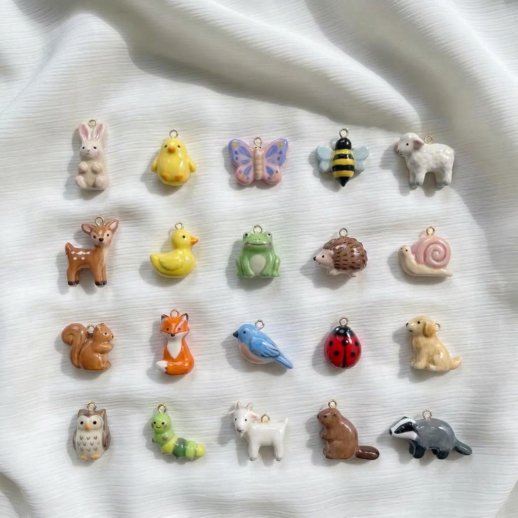 Serie de Colgantes de Animales de Oro de 18 Quilates: Conejo, Ciervo, Cordero, Ardilla con Retención de Color