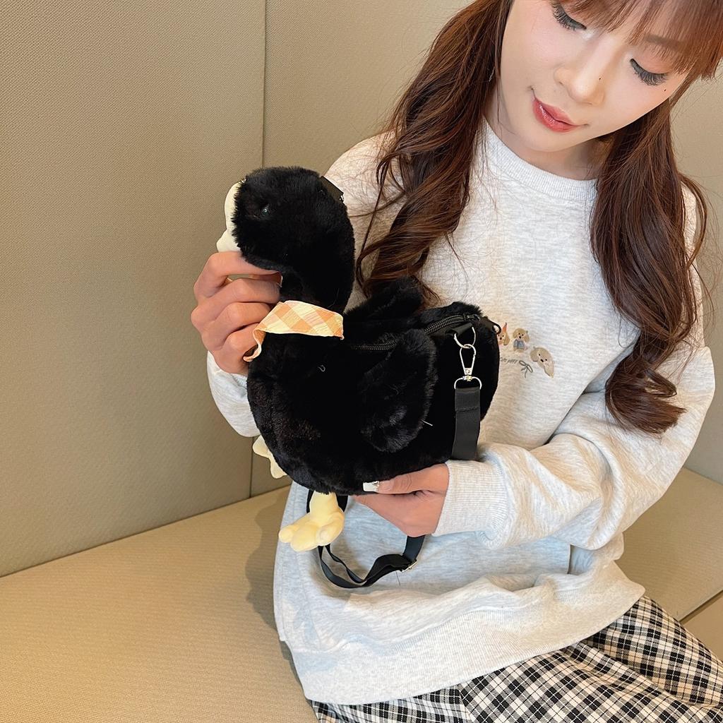 Big white goose oblique span bag New cartoon cute duck shoulder bag Soft cute girl plush doll oblique span bag