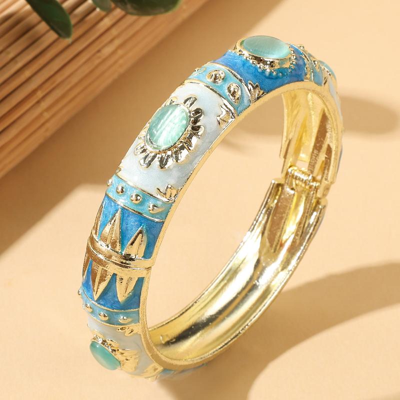 Cloisonne Flower Bracelet for Women Vintage Bohemian Style Bangle Non-Tarnish Jewelry for Travel Daily Wear Gift