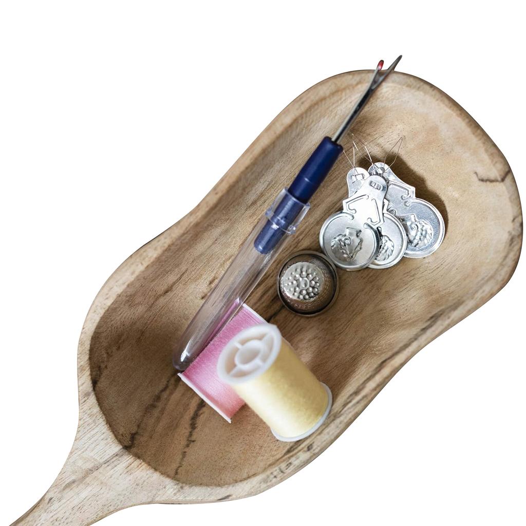 Korbond Thimble & 3 X Needle Threaders