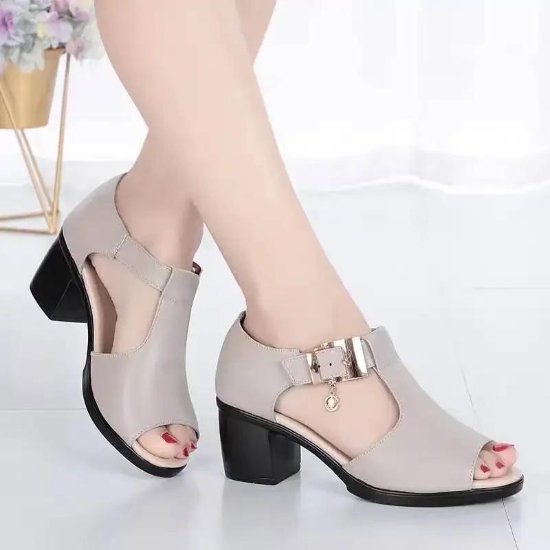 Damen Sandalen mit mittlerem Absatz Peep Toe Quadratischer Absatz Einriemen-Schnalle Schuhe Damen Kleid Absatz Wickel Reif Sandalen