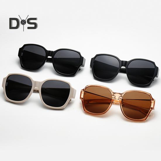 1 Pair Polarized Sunglasses UV400 Protection High Definition Lenses Folding Cover Design Functional Polarized Eyewear