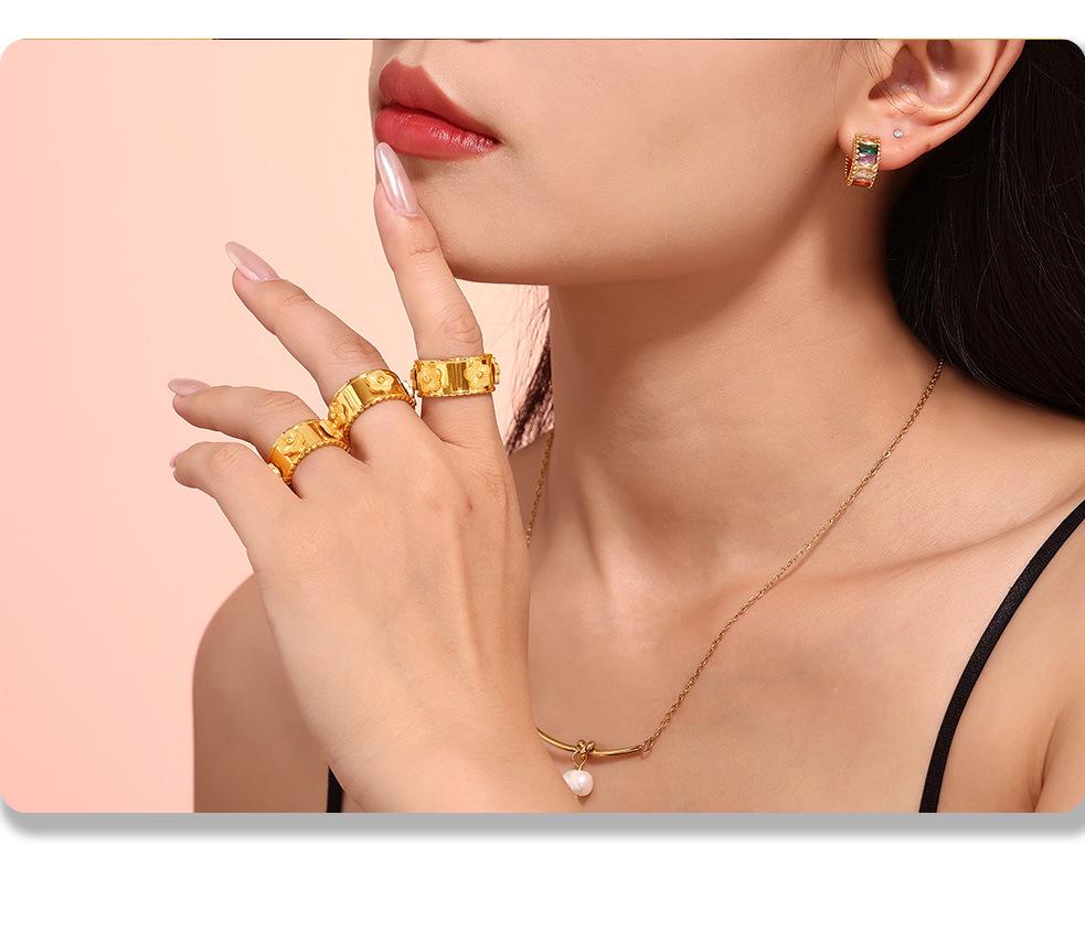 Exquisite Temperament Kaleidoscope Ring & Flower Bracelet Set in 18K Gold-Plated Titanium Steel