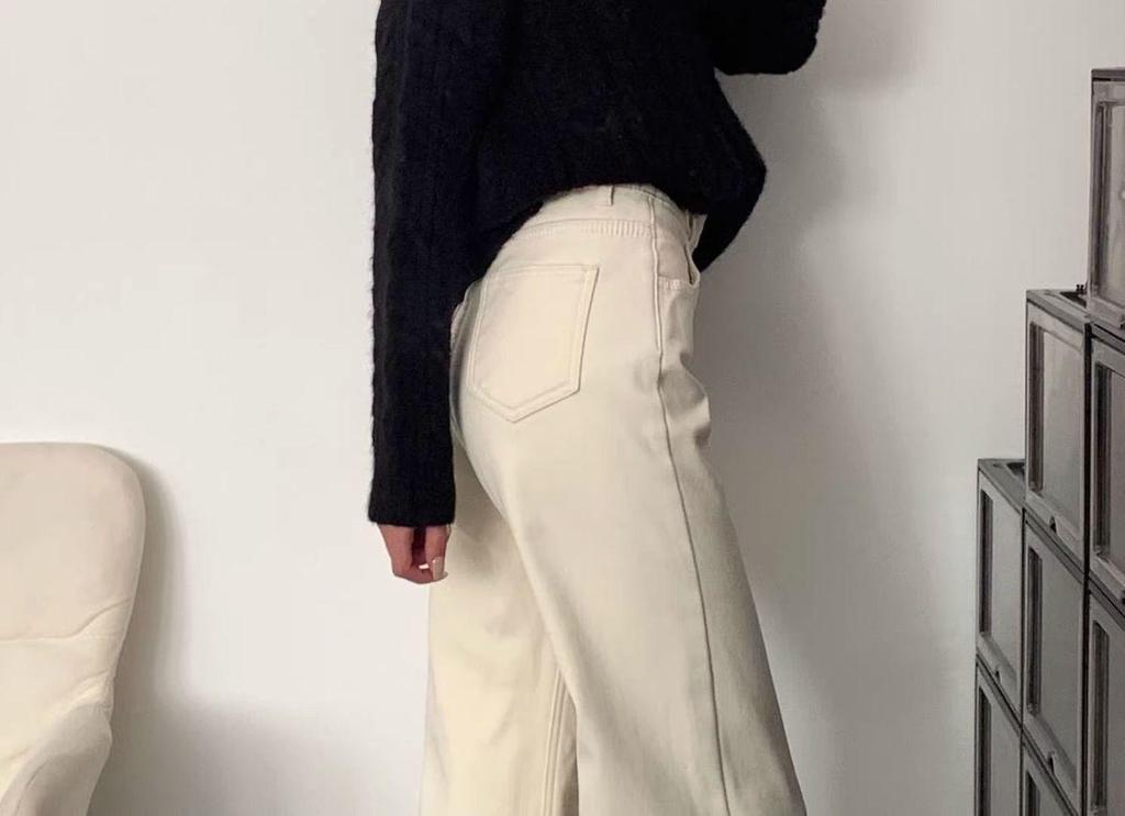 Women's Plus Size White Micro Flare Jeans, Loose Fit for Autumn 2025